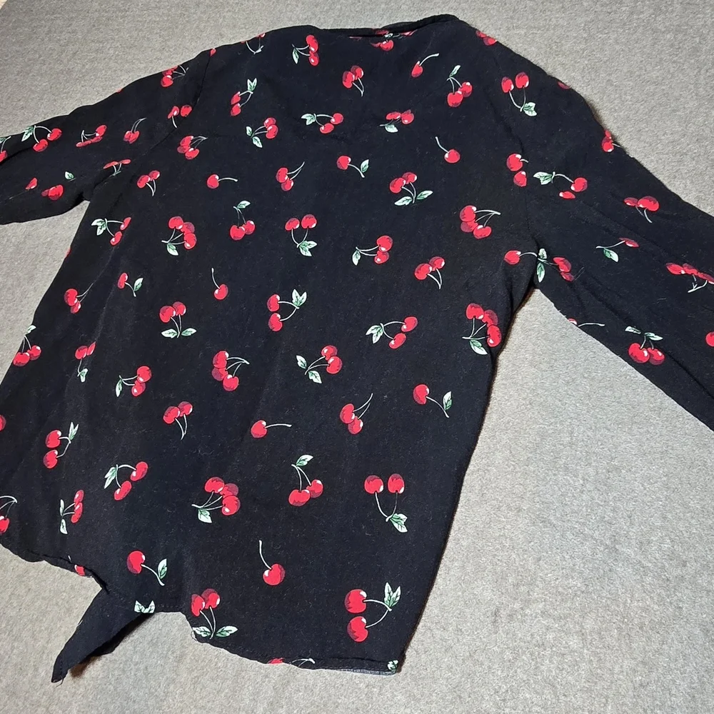 Love Notes Black Tied Shirt Cherry Design Small Long Sleeve/Roll Sleeve Light - Picture 5 of 11